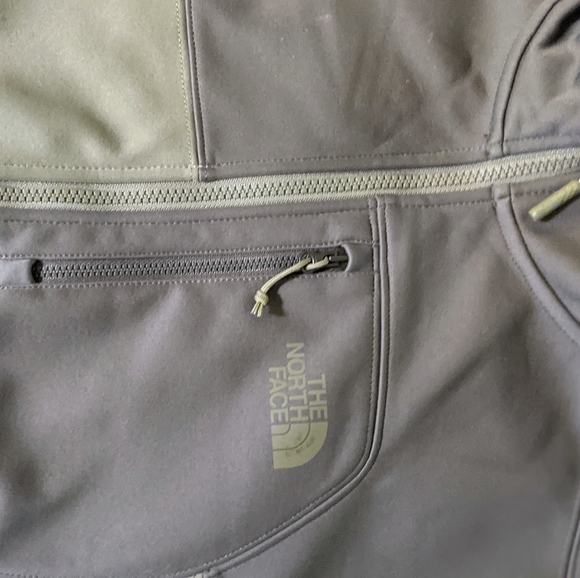 North Face Jacket - Green/Large - Picture 2 of 6